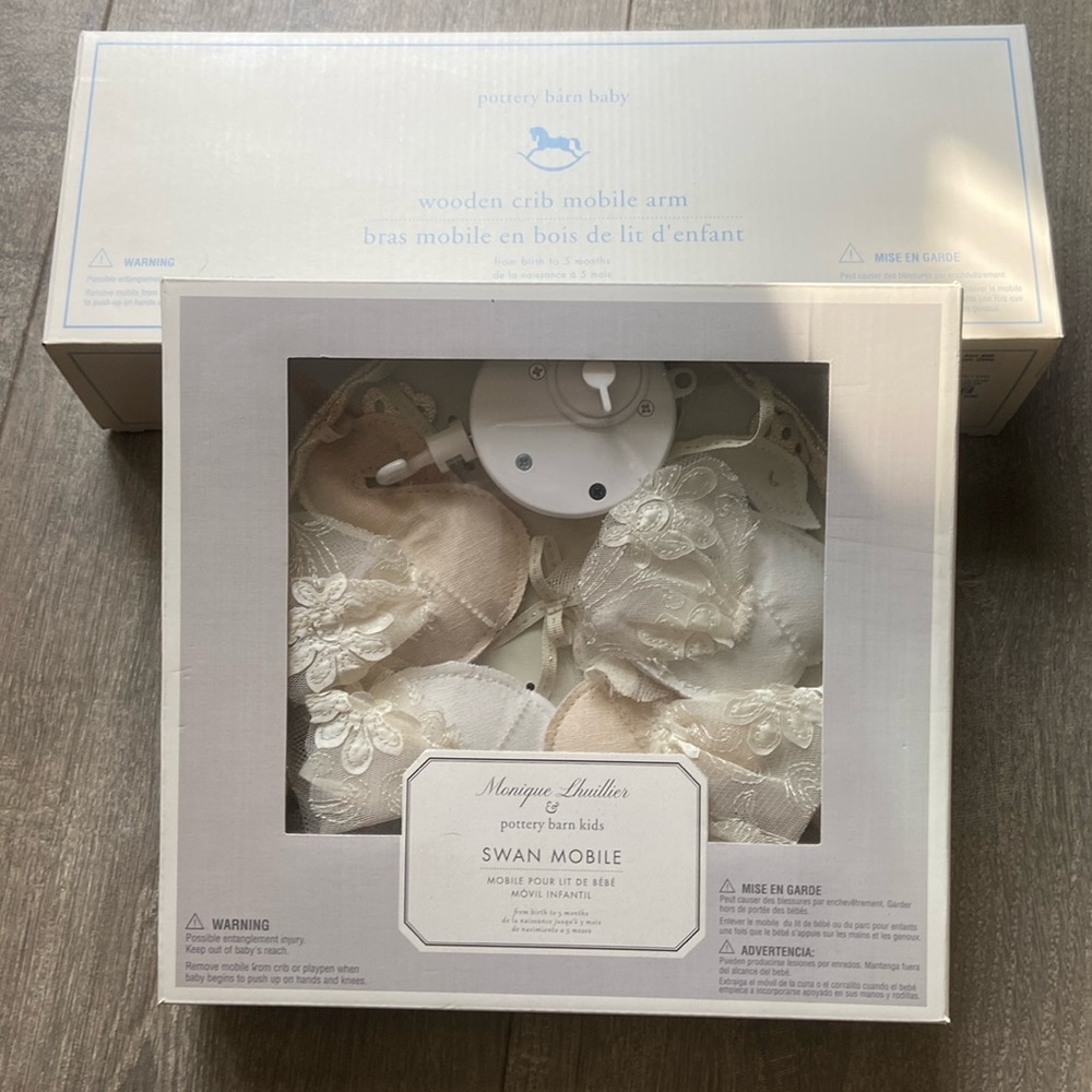 Pottery Barn Baby Monique Lhuillier Swan Mobile